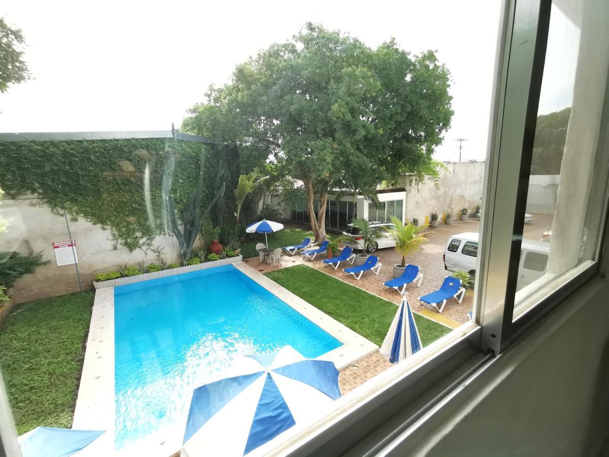 Hotel Las Dalias Inn Merida Exterior photo