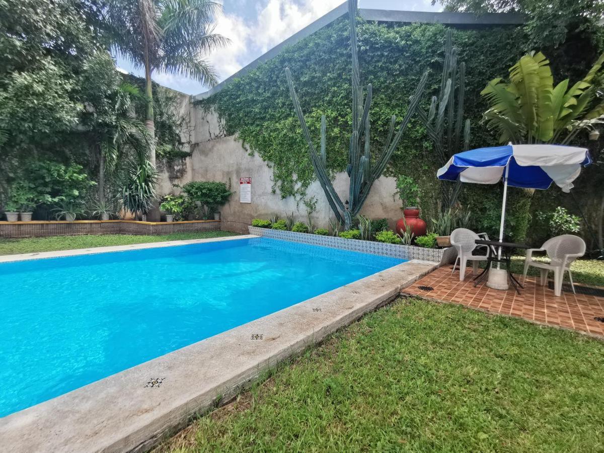 Hotel Las Dalias Inn Merida Exterior photo