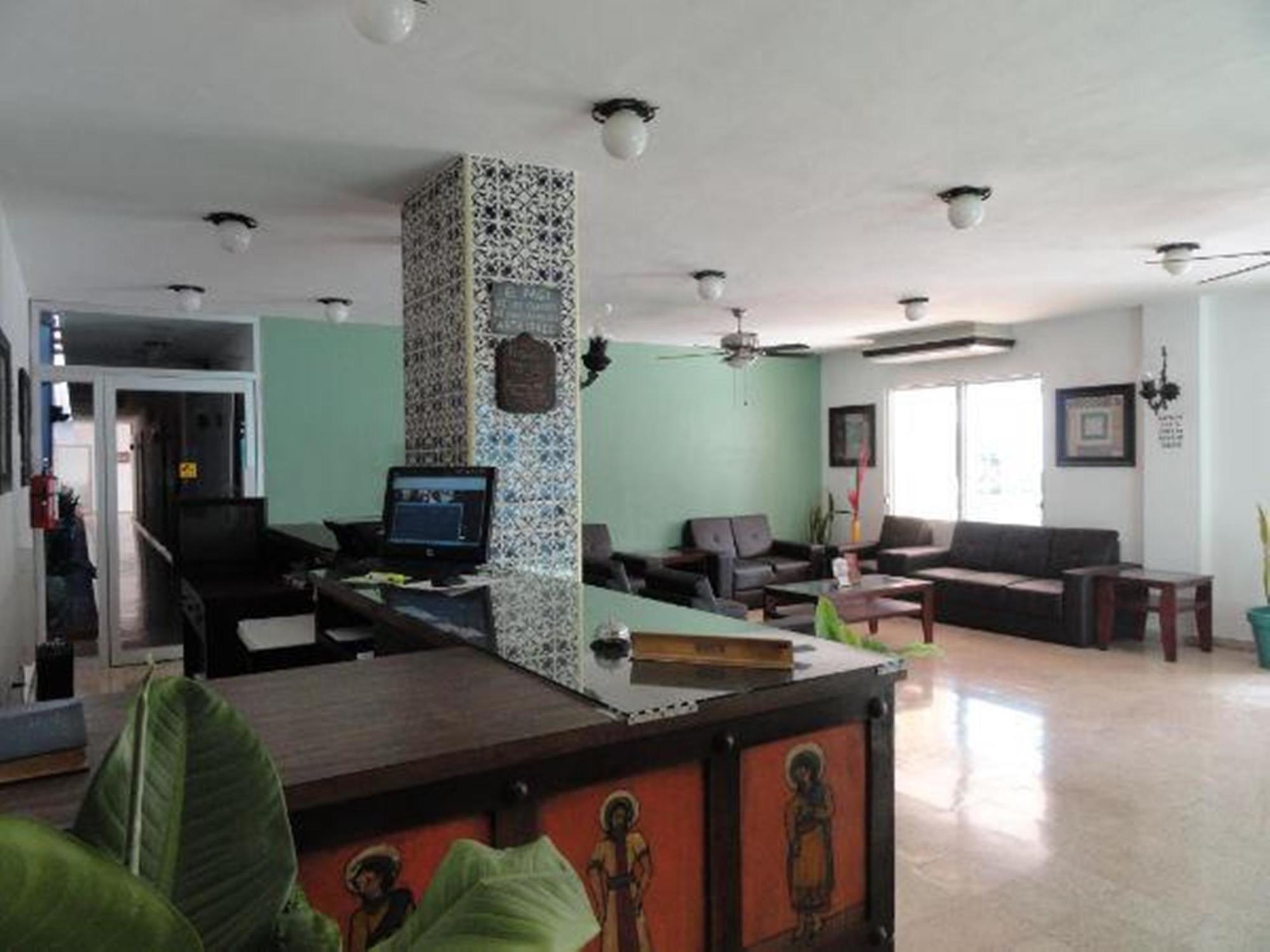 Hotel Las Dalias Inn Merida Exterior photo
