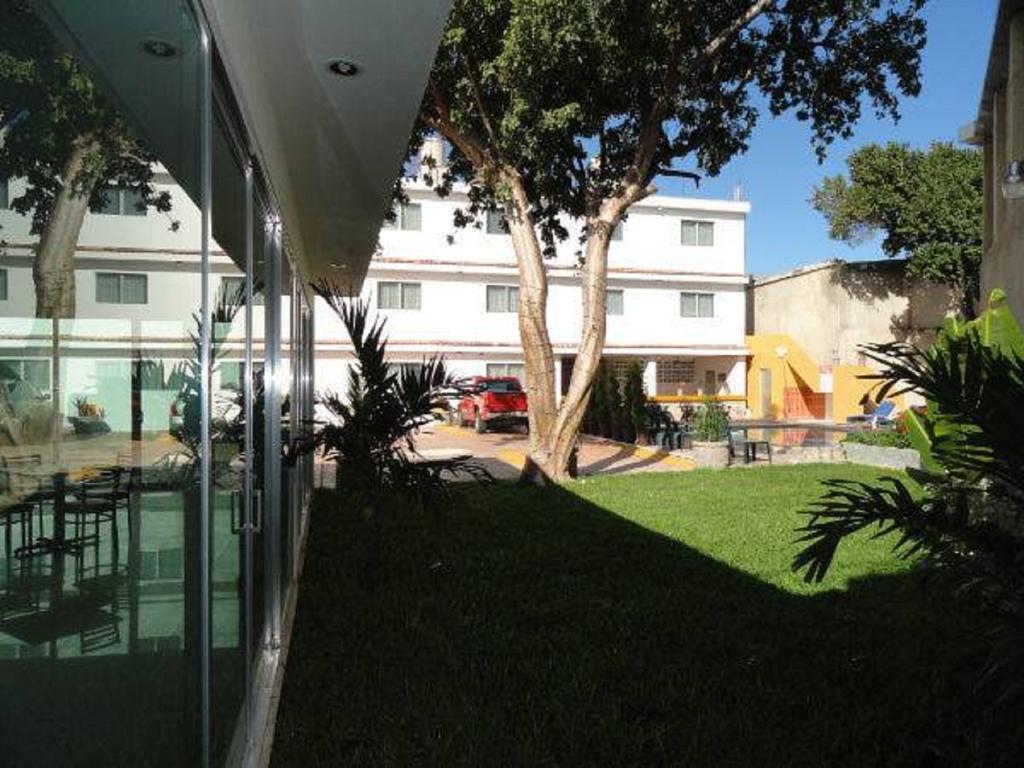 Hotel Las Dalias Inn Merida Exterior photo