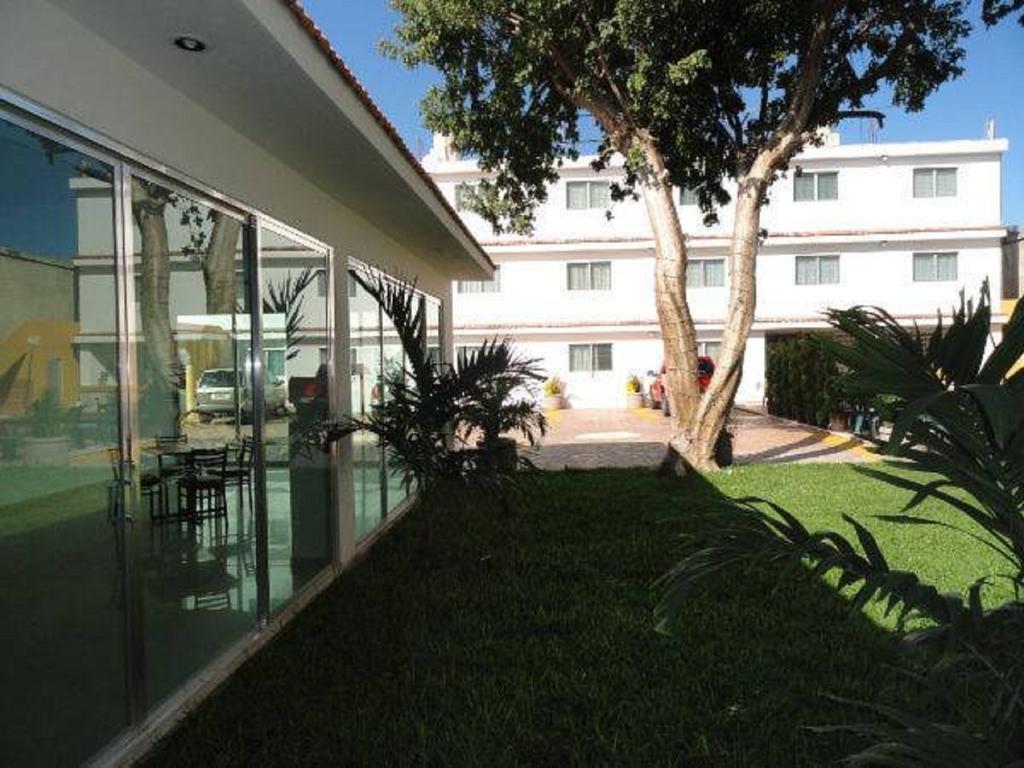 Hotel Las Dalias Inn Merida Exterior photo