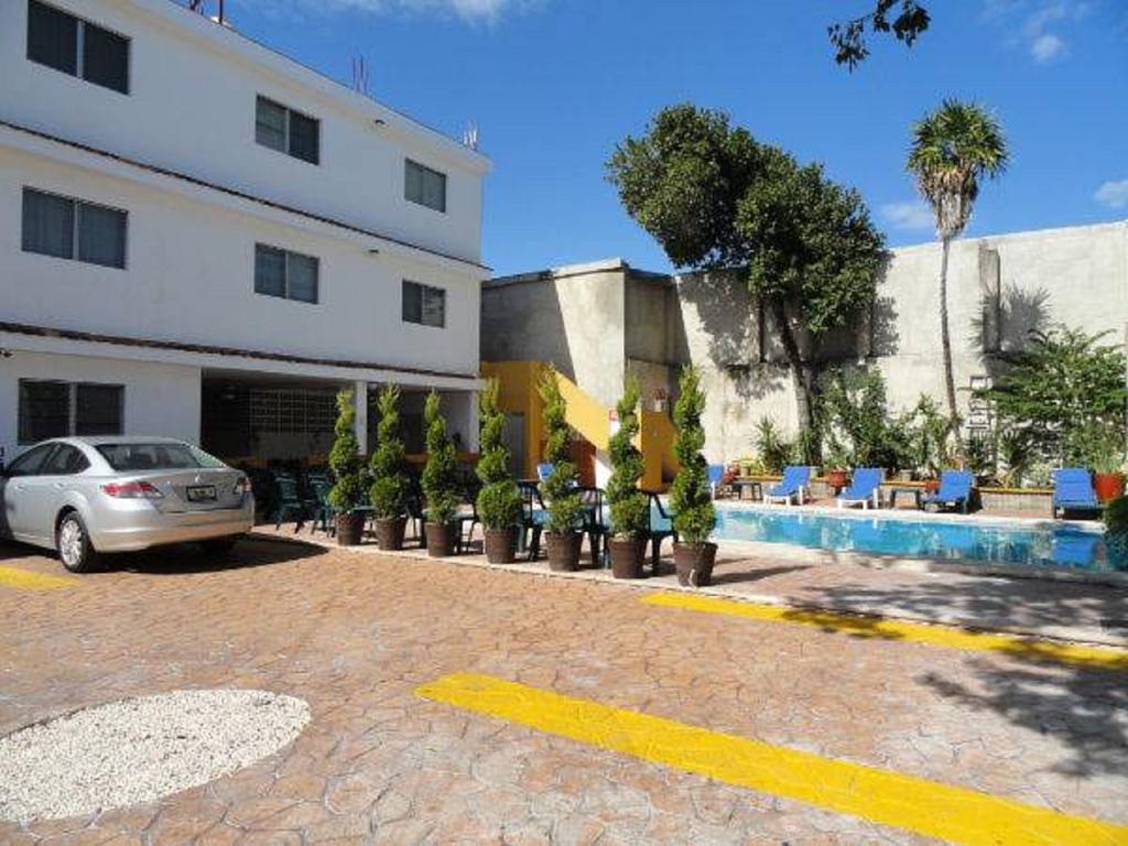 Hotel Las Dalias Inn Merida Exterior photo